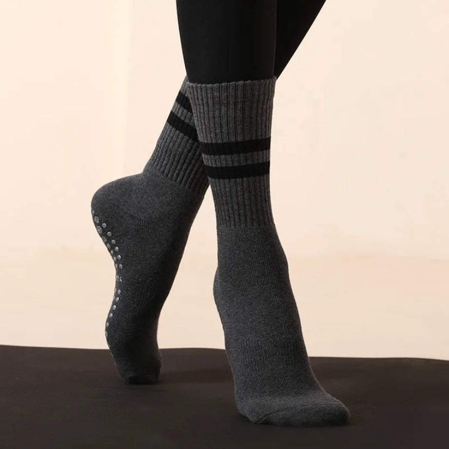 3 pairs of anti-slip yoga socks